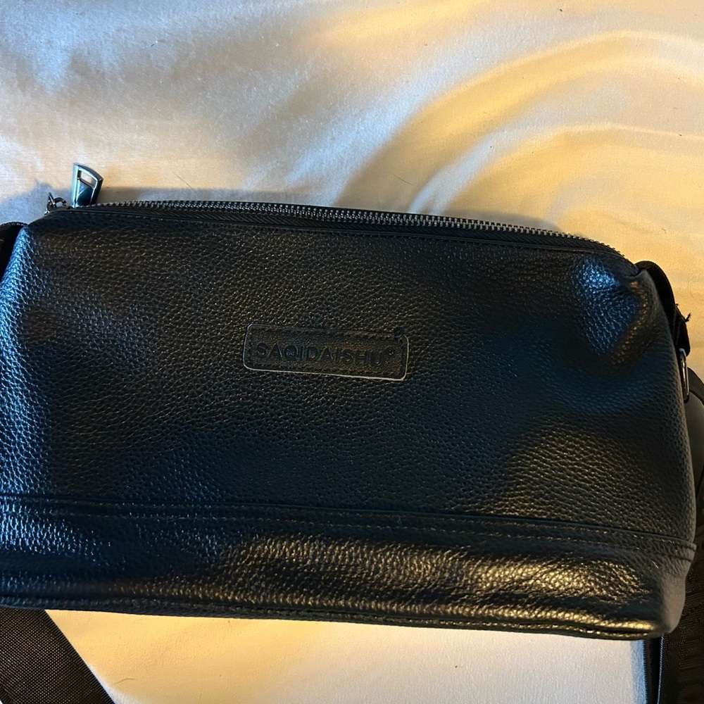 ❗️PRICE DROP❗️Black Leather Unisex Bag